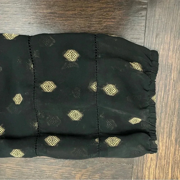 Lucky brand  black/ gold sheer women’s top size medium - Picture 4 of 6